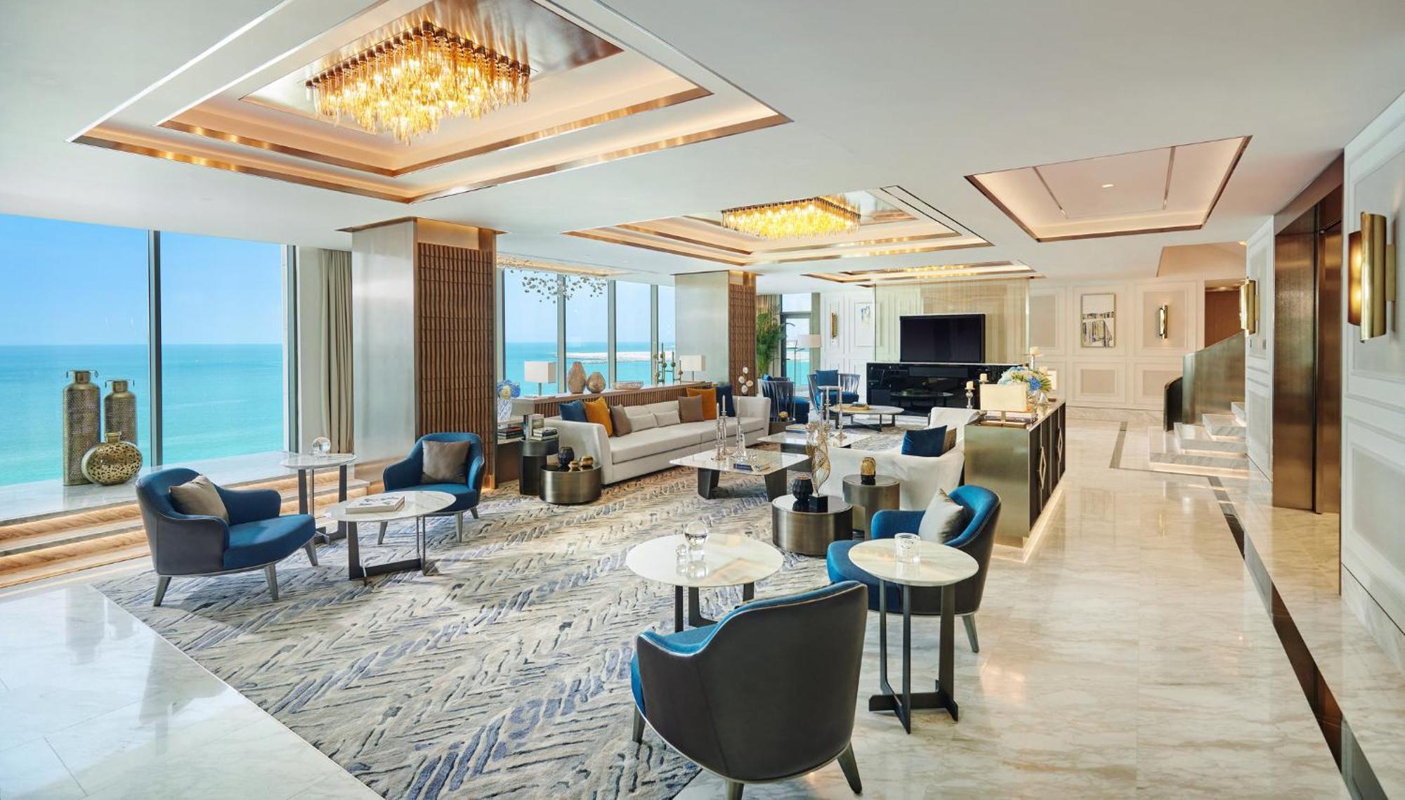Mandarin Oriental Jumeira, Dubai Exteriör bild The Club Lounge at the Westin Dubai