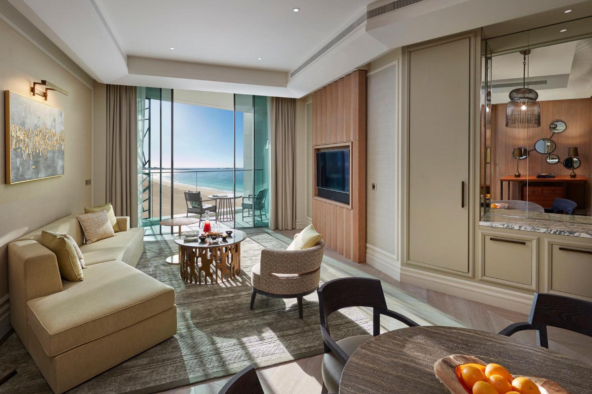 Mandarin Oriental Jumeira, Dubai Exteriör bild A living room at the Ritz-Carlton, DIFC
