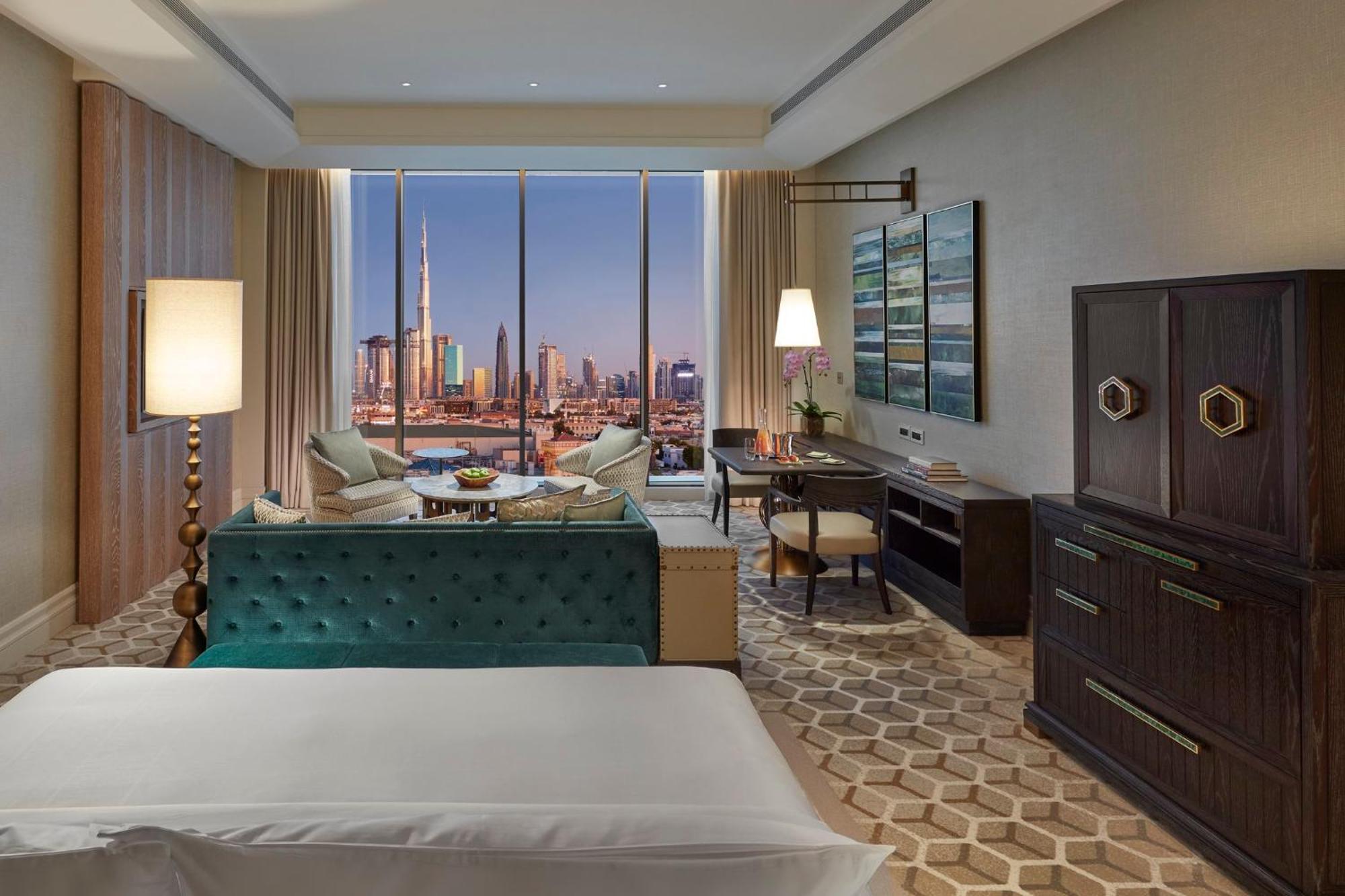 Mandarin Oriental Jumeira, Dubai Exteriör bild A bedroom at the hotel