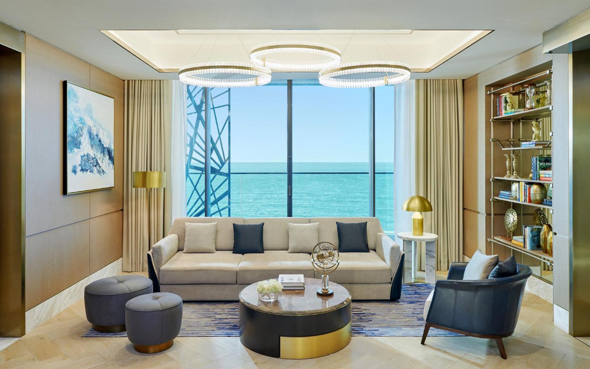 Mandarin Oriental Jumeira, Dubai Exteriör bild The living room of a three-bedroom residence