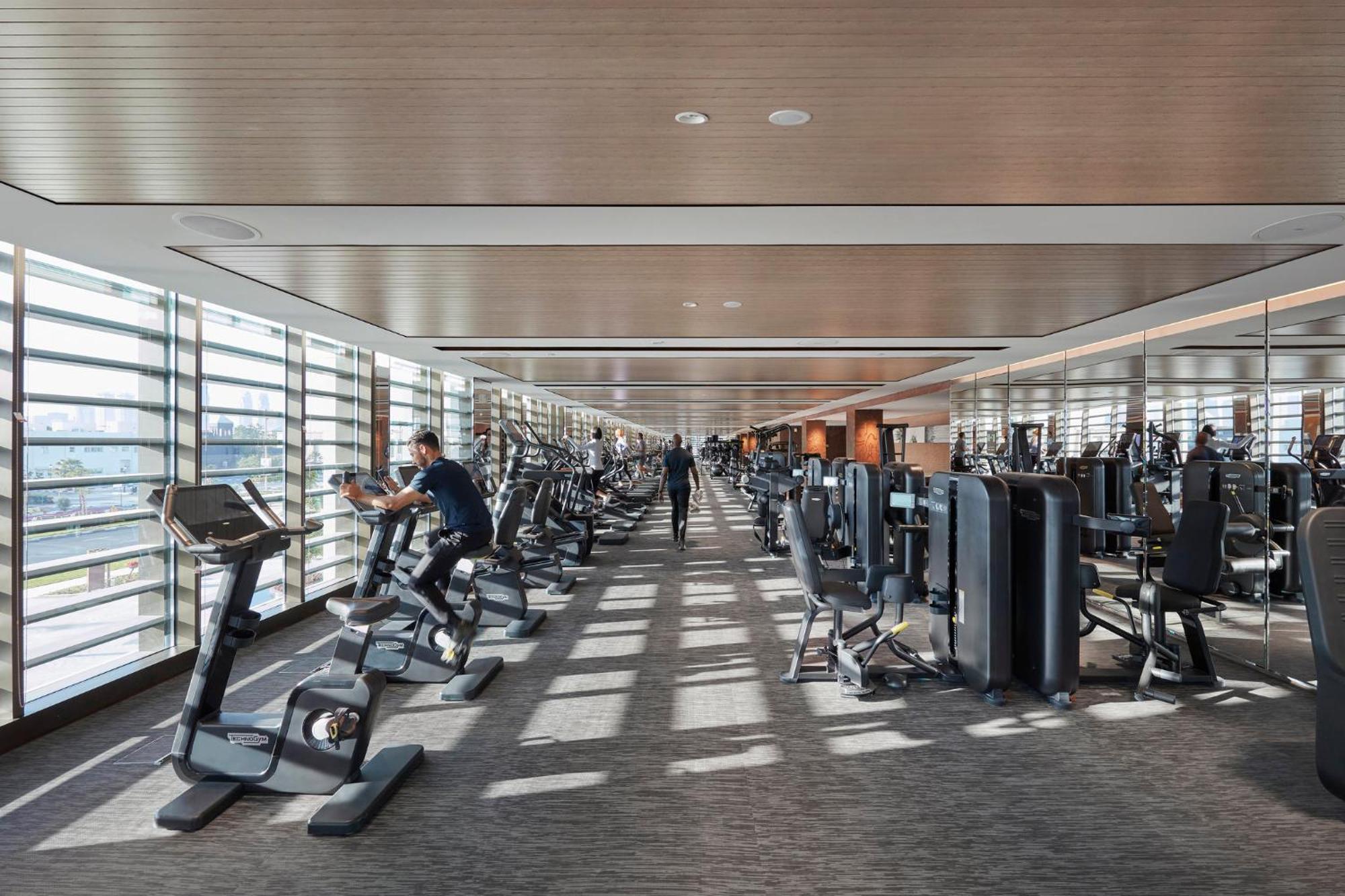 Mandarin Oriental Jumeira, Dubai Exteriör bild The gym at the 101st floor