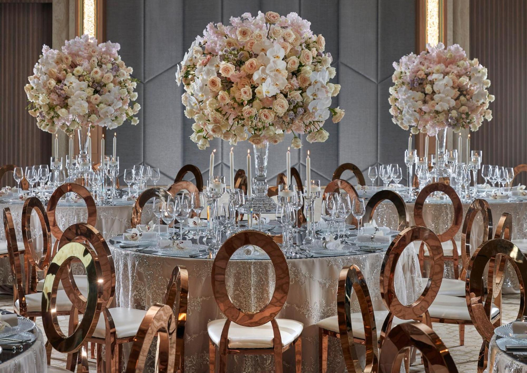 Mandarin Oriental Jumeira, Dubai Exteriör bild The ballroom at the Ritz-Carlton, DIFC