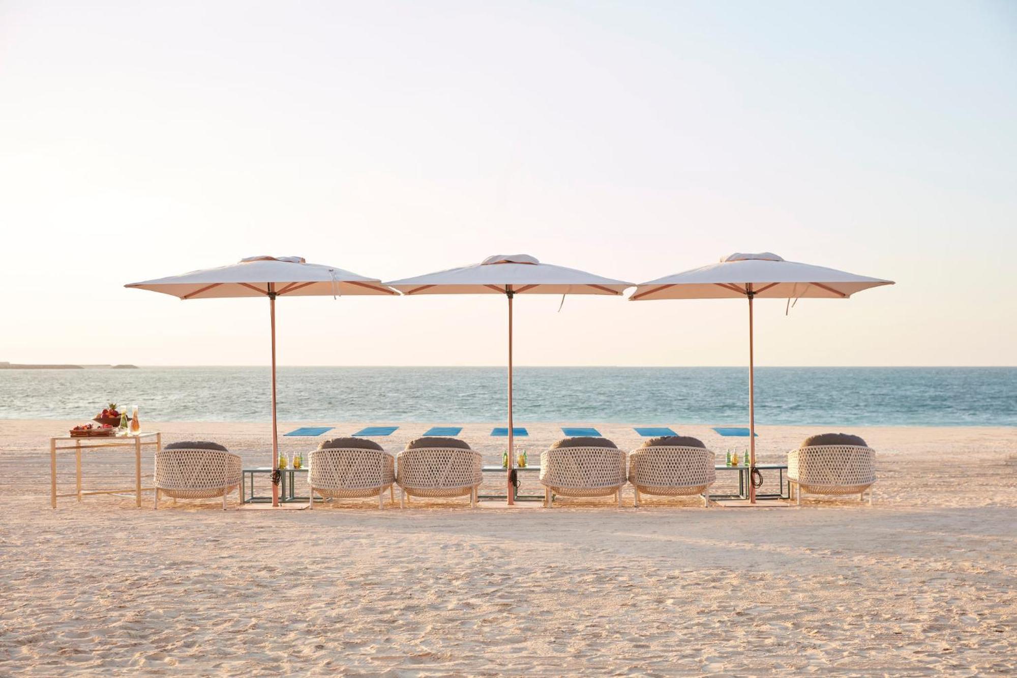 Mandarin Oriental Jumeira, Dubai Exteriör bild Beach at Jumeirah Beach Hotel