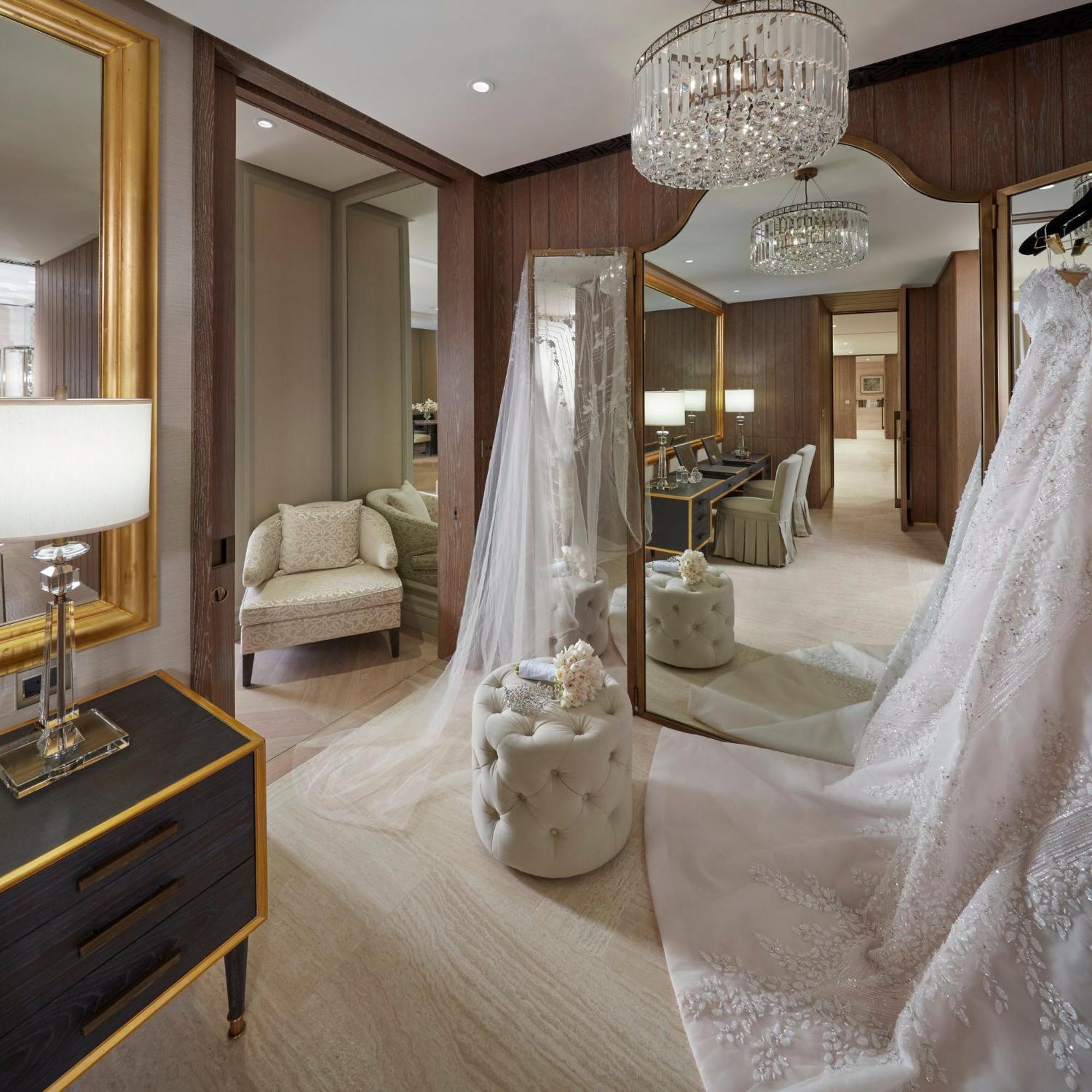 Mandarin Oriental Jumeira, Dubai Exteriör bild The Bridal Suite at The Dorchester