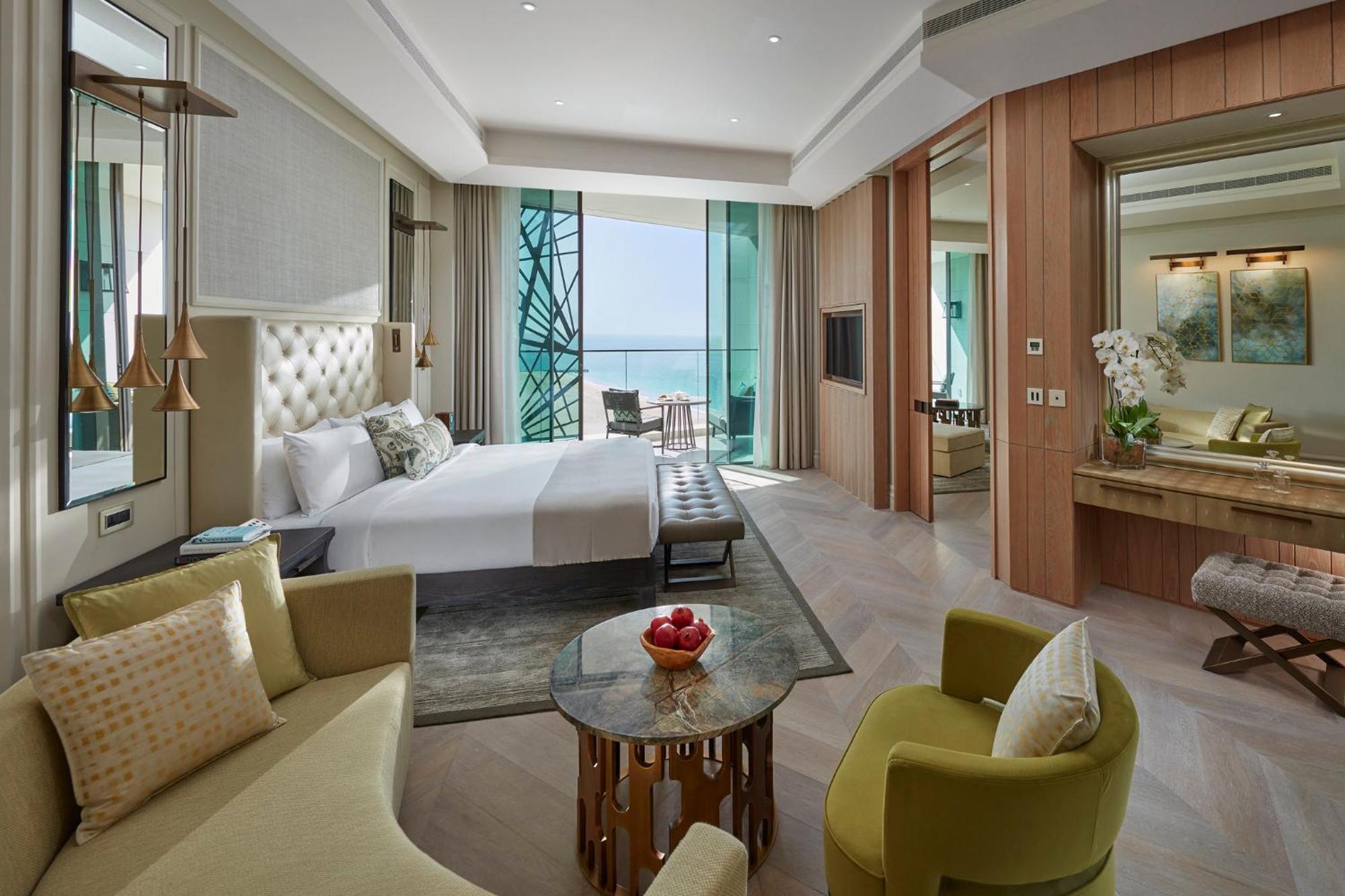 Mandarin Oriental Jumeira, Dubai Exteriör bild A bedroom at the hotel